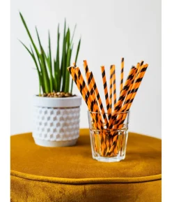 Orange og sort papirsugerør