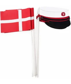 Røde studenterhuer og flag på pind